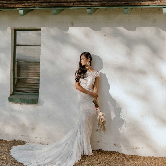 INES DI SANTO "Giselle" Off-White French Lace Wedding Dress - NEW - Picture 2 of 3